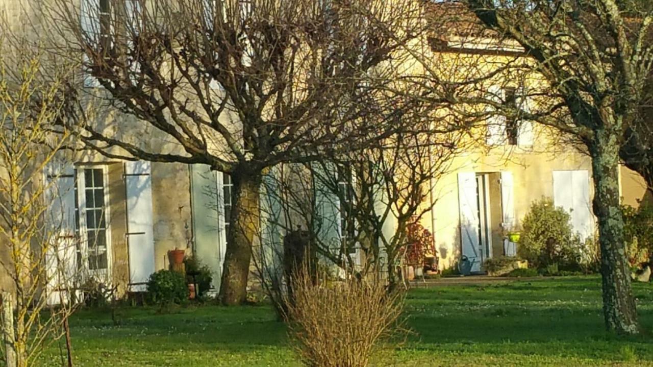 Gite Entre Bordeaux Et Saint-Emilion Génissac Kültér fotó